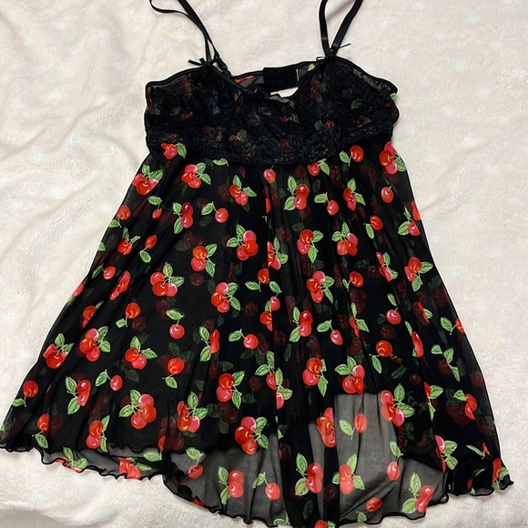 Cute baby doll with cherry print - Picture 1 of 3